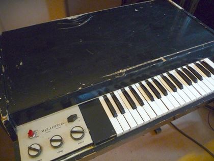 Mellotron-M400"